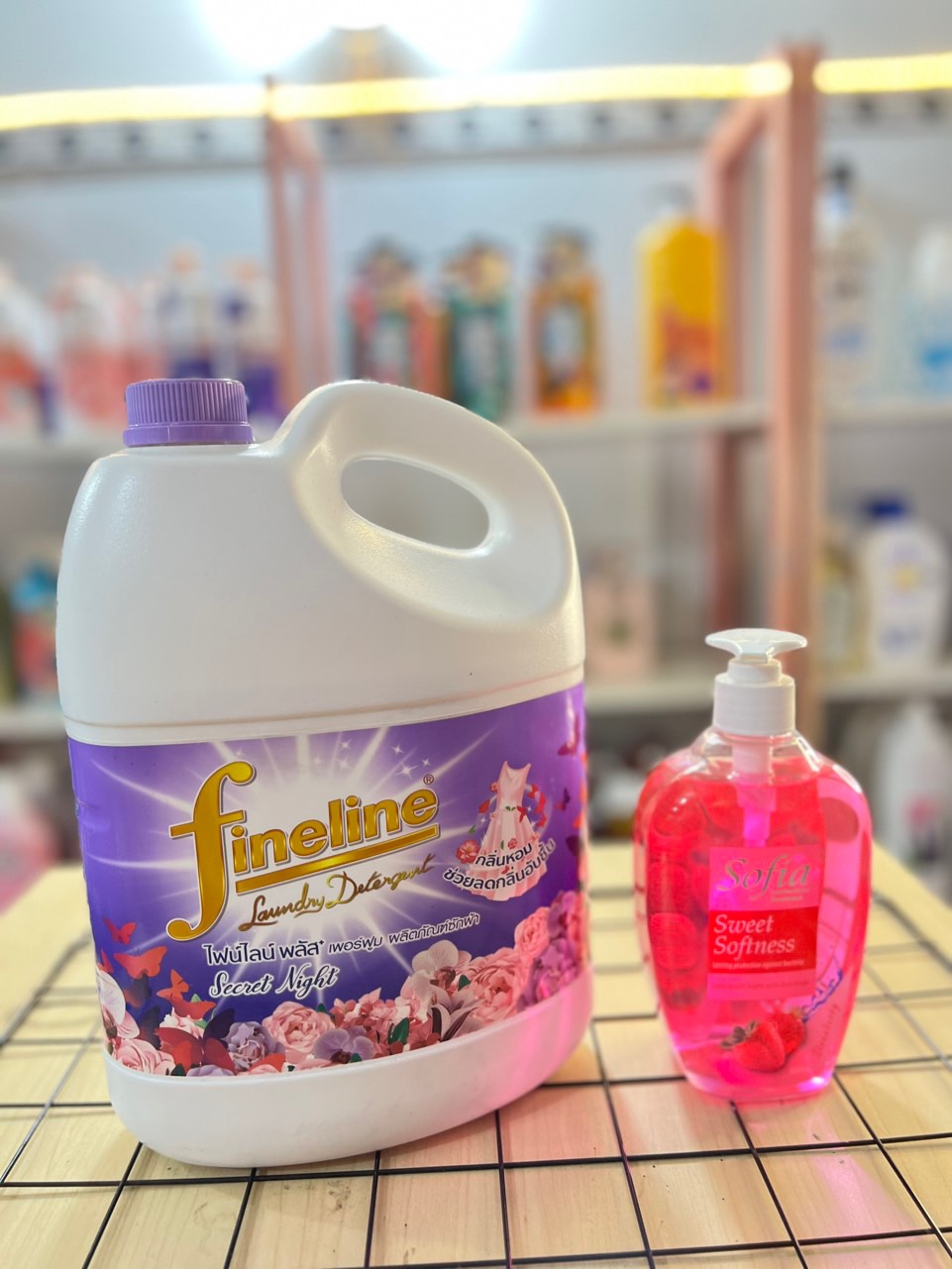[Combo Giá Rẻ] Giặt xả Fineline và Rửa tay Sofia Thái Lan