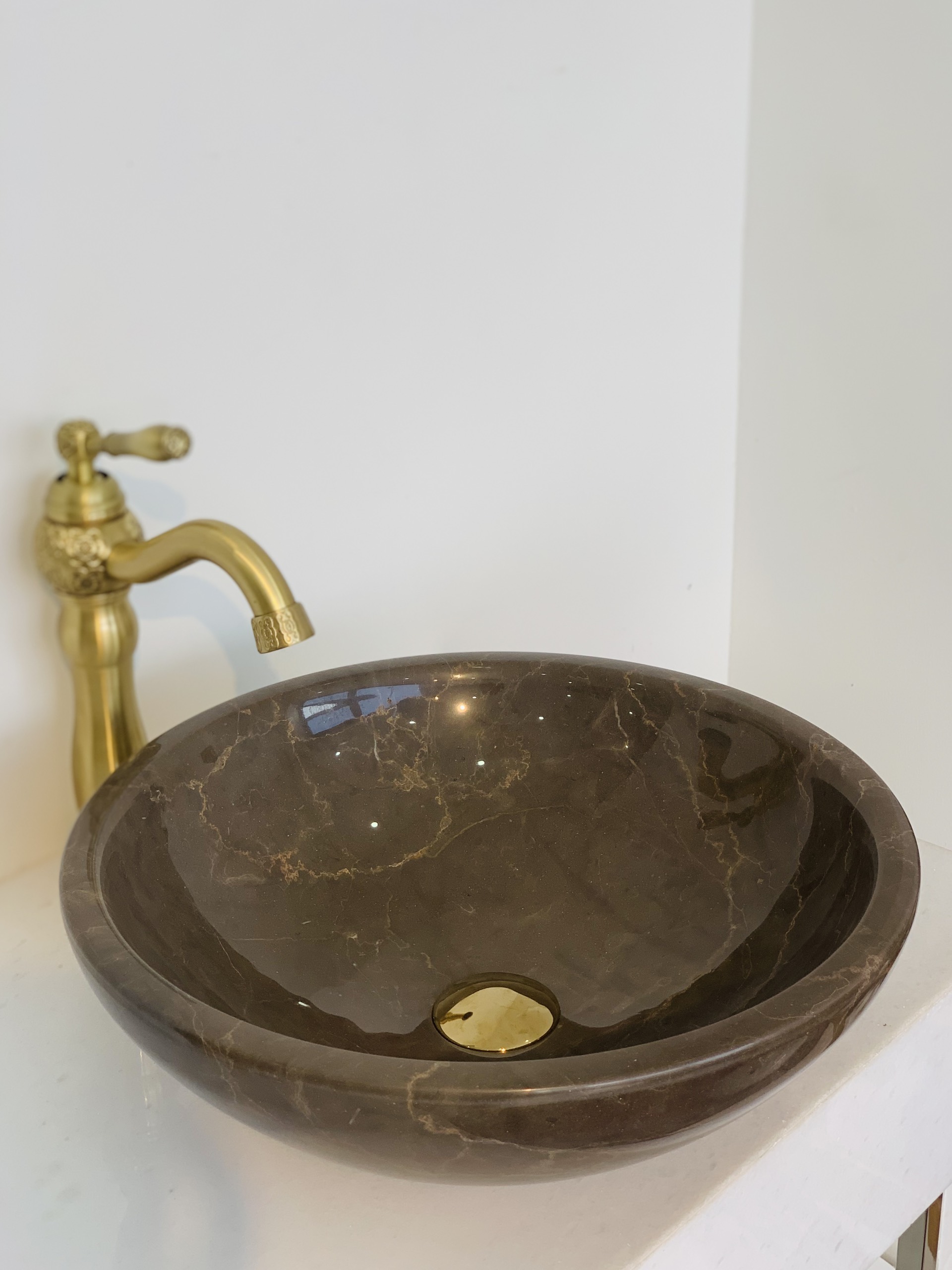 LAVABO ĐÁ TỰ NHIÊN DÁNG TRÒN MỎNG NÂU CÀ PHÊ
