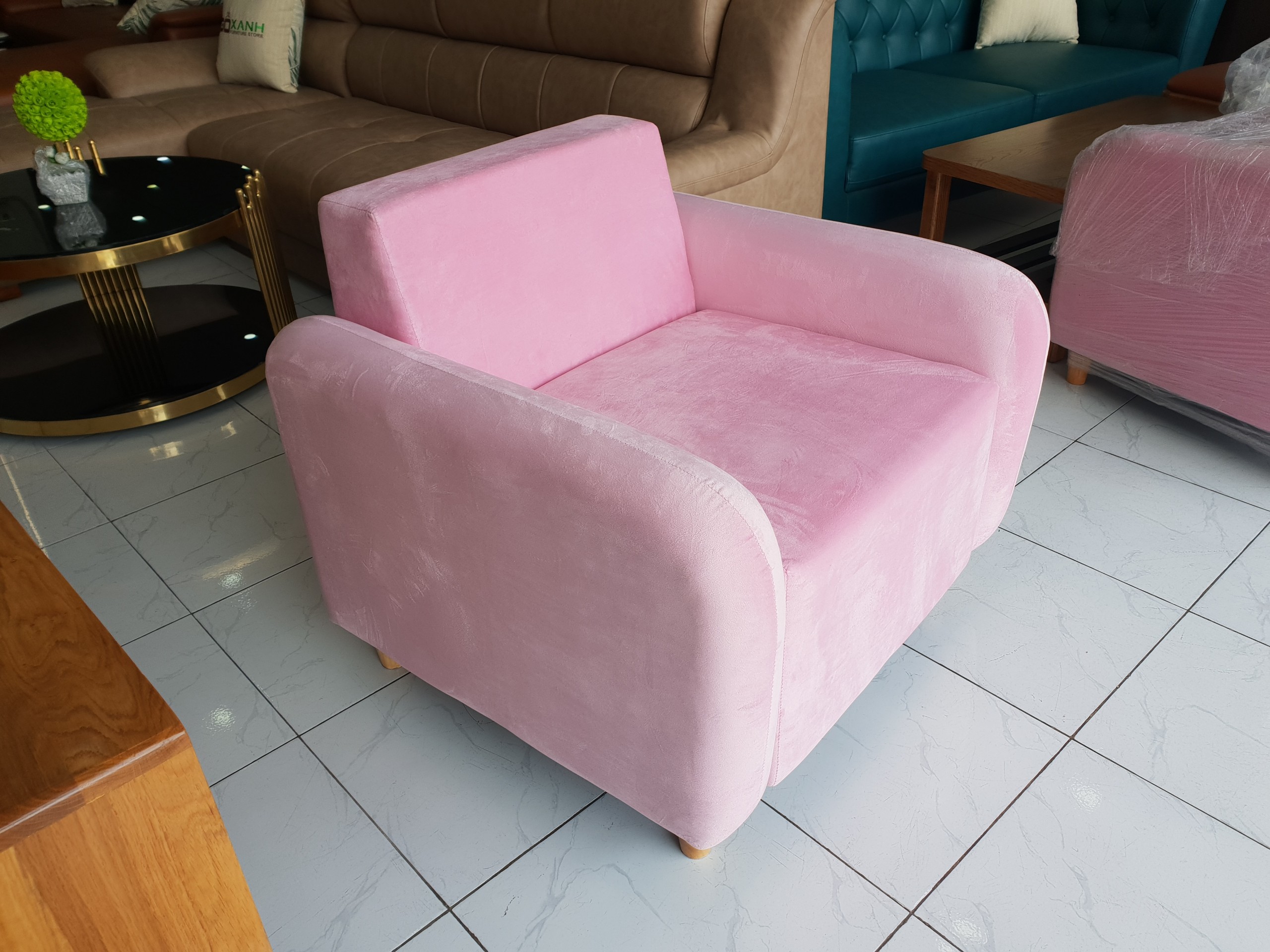 Ghế Sofa Bọc Vải Nhung Màu Hồng Dễ Thương