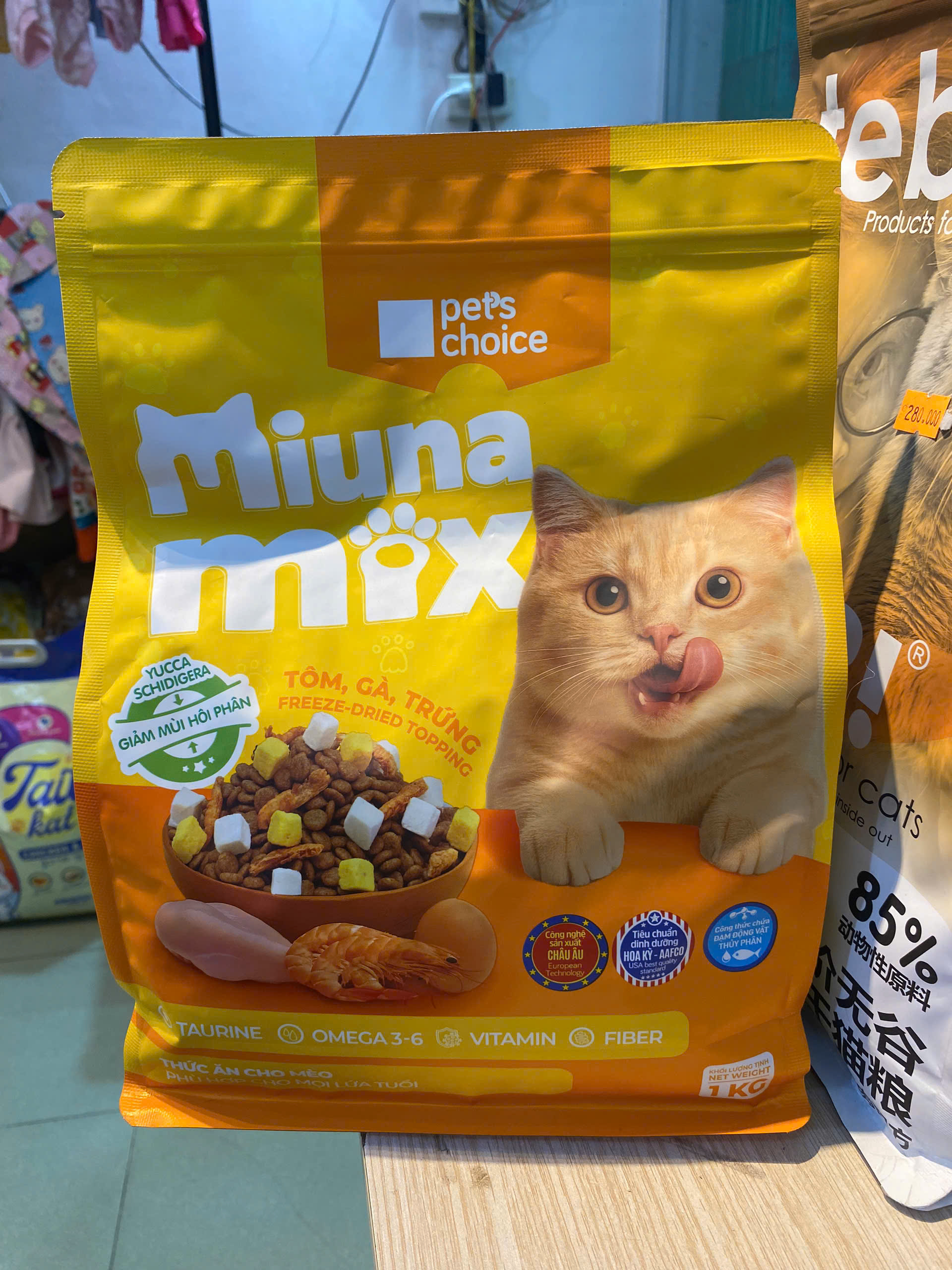 Túi 1kg Hạt PetQ Churro C90U (+ nhân Trái Cây) cho Mèo hỗ trợ Tiết Niệu