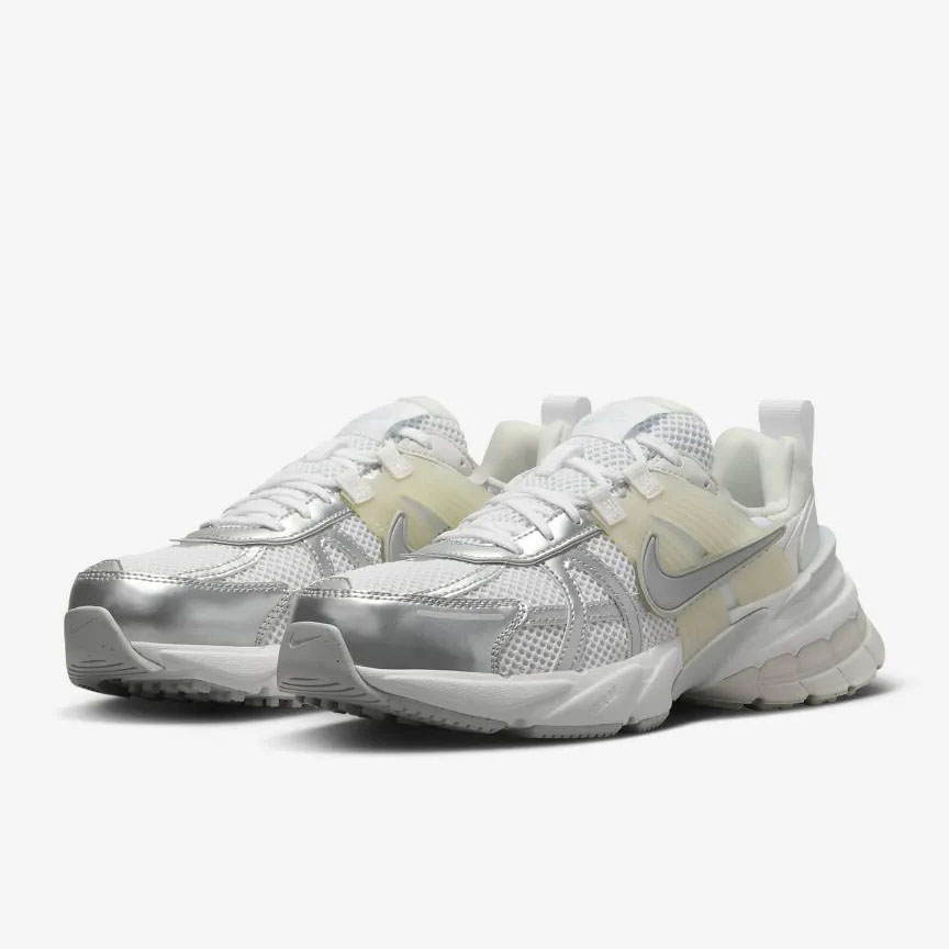Giày thời trang Nữ W NIKE V2K RUN - WHITE/METALLIC SILVER-PLATINUM TINT - 5.5