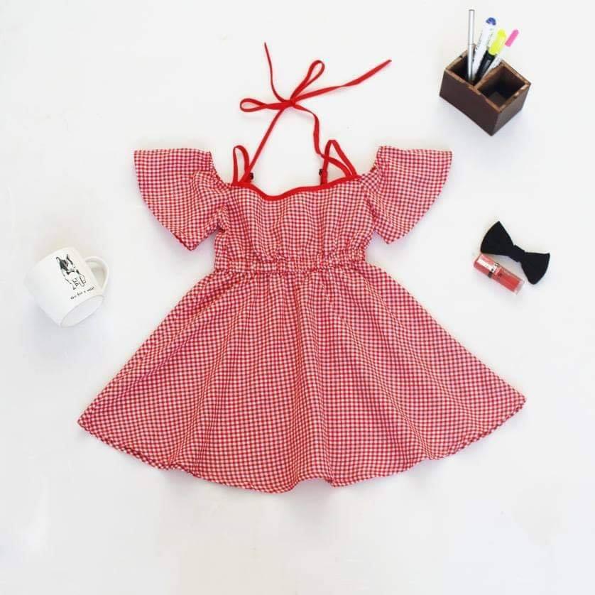 ĐẦM CARO TRỄ VAI TAY BÈO