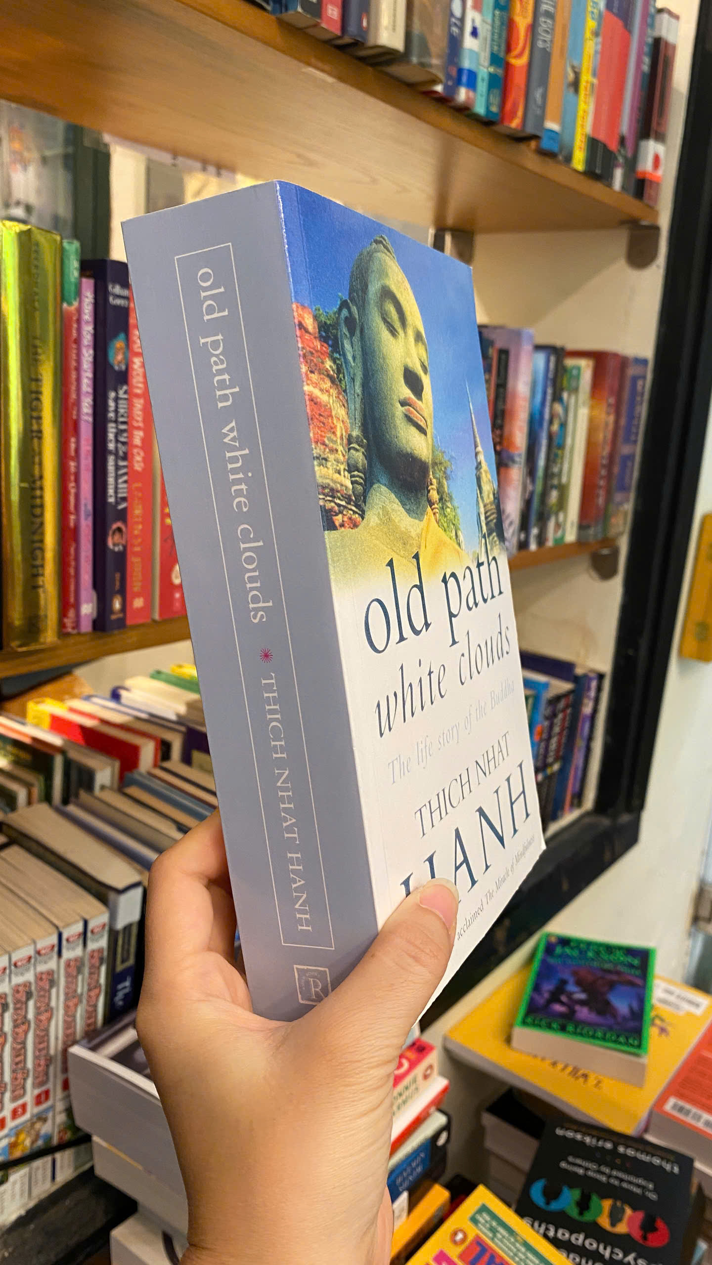 Sách - Old Path White Clouds by Thich Nhat Hanh | Religion / Phật giáo / Ngoại văn Nhập khẩu