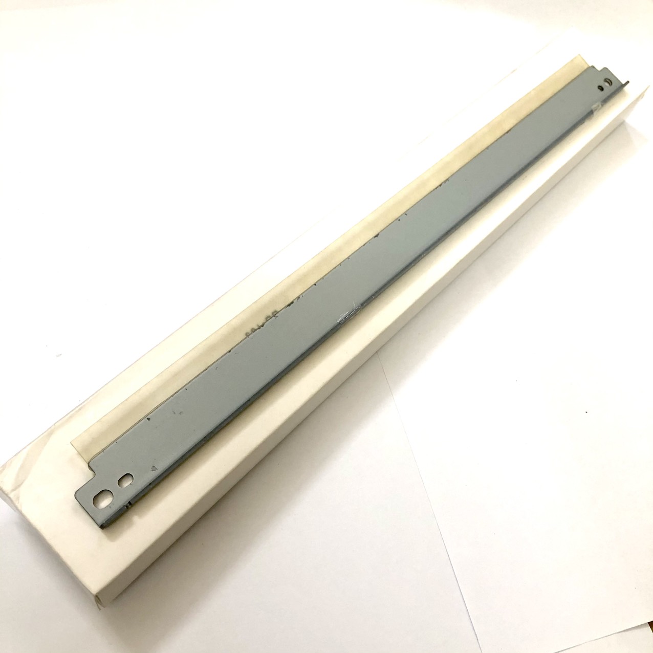Gạt mực (gạt Drum) Toshiba 555: Dùng cho máy photocopy Toshiba  2006 | 205  | 255| 256 | 305| 355 | 356 | 455 | 456 | 357 | 457 | 2006 | 2507 | 2303 | 2803 | 2309 | 2809 | 2508 | 2518 | 3018 | 5018A | 3518A | 4508A | 4518A | 5008A  ( HA - Hàng nhập khẩu )