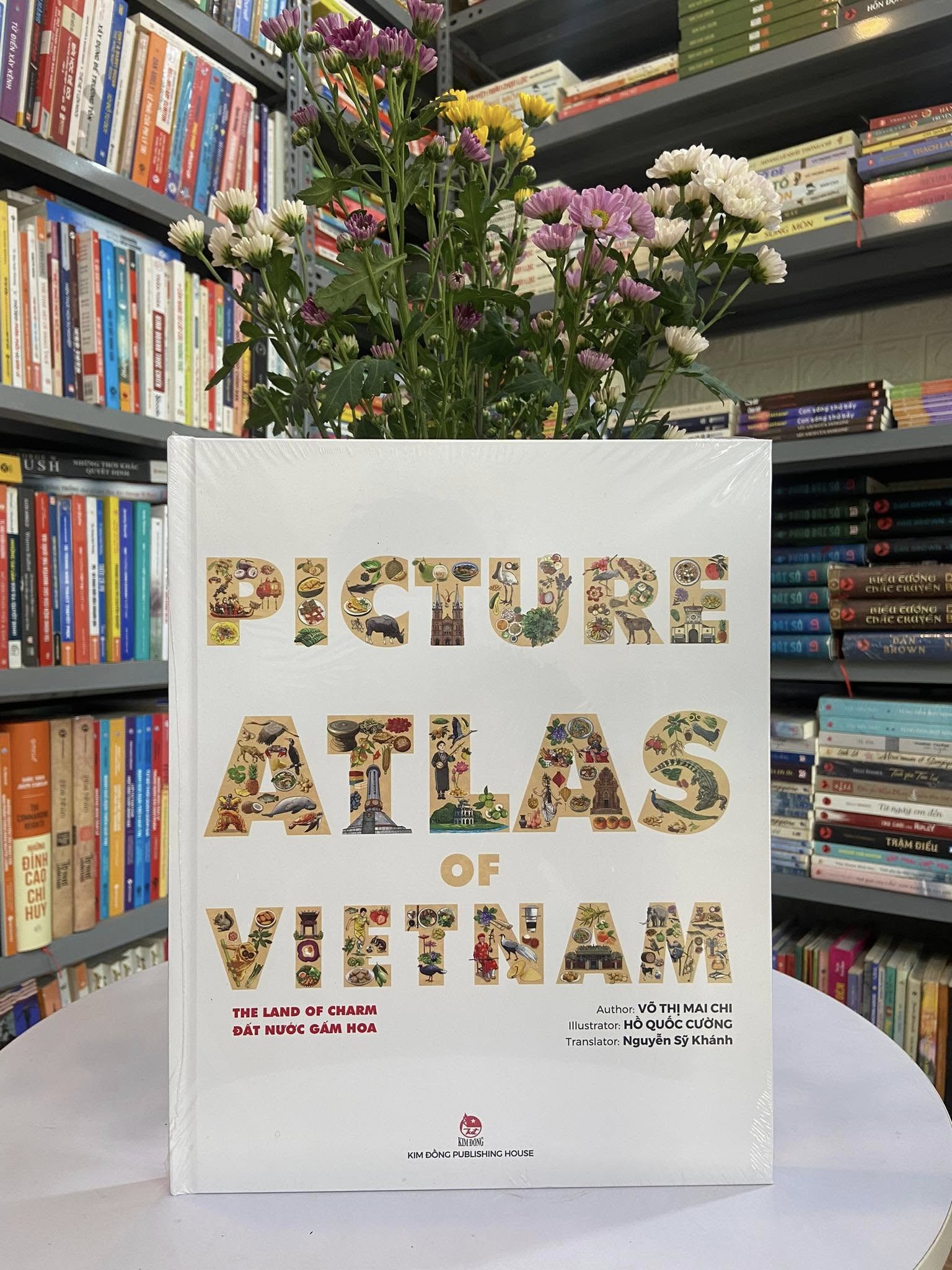 Đất nước gấm hoa - Atlass Việt Nam - Văn hóa, lịch sử, địa lý Việt Nam được trình bày và dẫn dắt theo Bản đồ đất nước Việt Nam trước sáp nhập