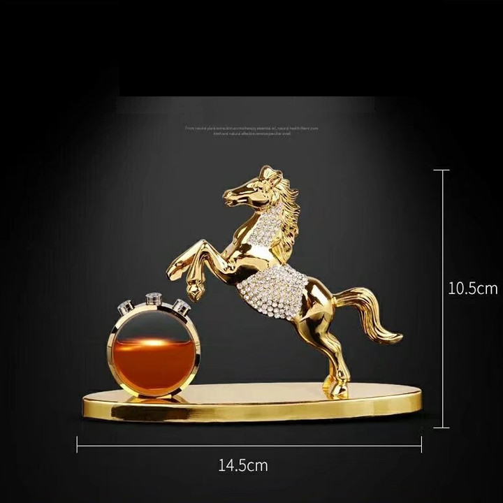 Tượng nước hoa ngựa mạ vàng đính đá pha lê trang trí taplo ô tô kích thước 20x15x6.5cm