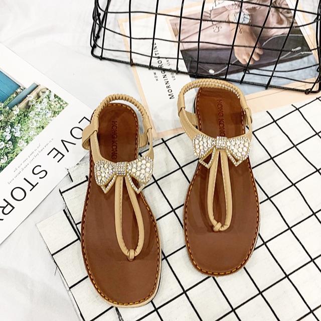 Sandal kẹp nơ đính đá đế gấu