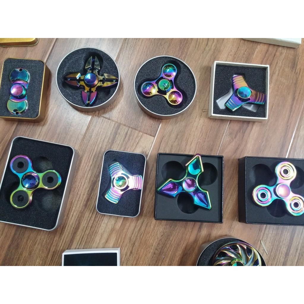 Fidget Spinner kim loại phủ màu đa sắc mã số EE1621 X-13975
