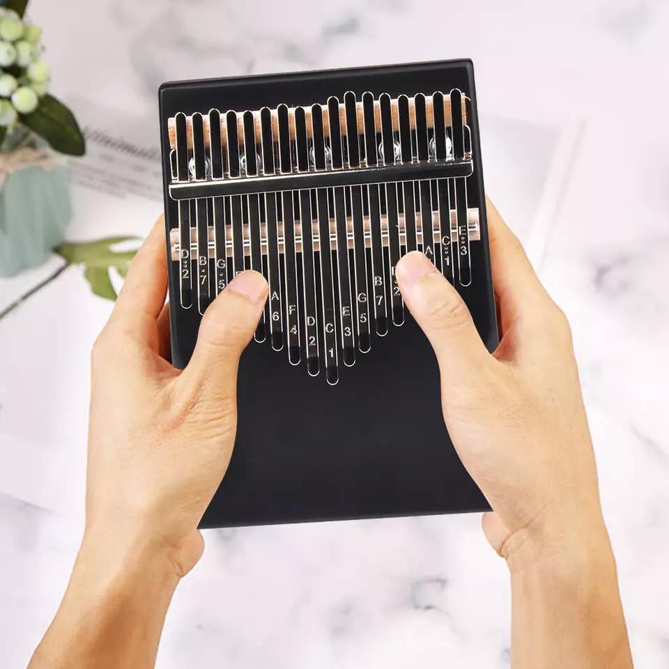 KA04 Đàn Kalimba 17 Phím - Đàn Kalimba Thumbs Piano Sử Dụng Ngón Tay TẶNG KÈM Búa Chỉnh Âm, Giấy Dán Nốt, Túi đựng