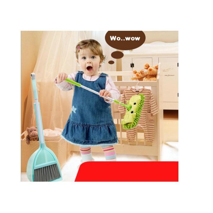 Bộ 2 dụng cụ lau nhà mini dành cho mẹ và bé 2019