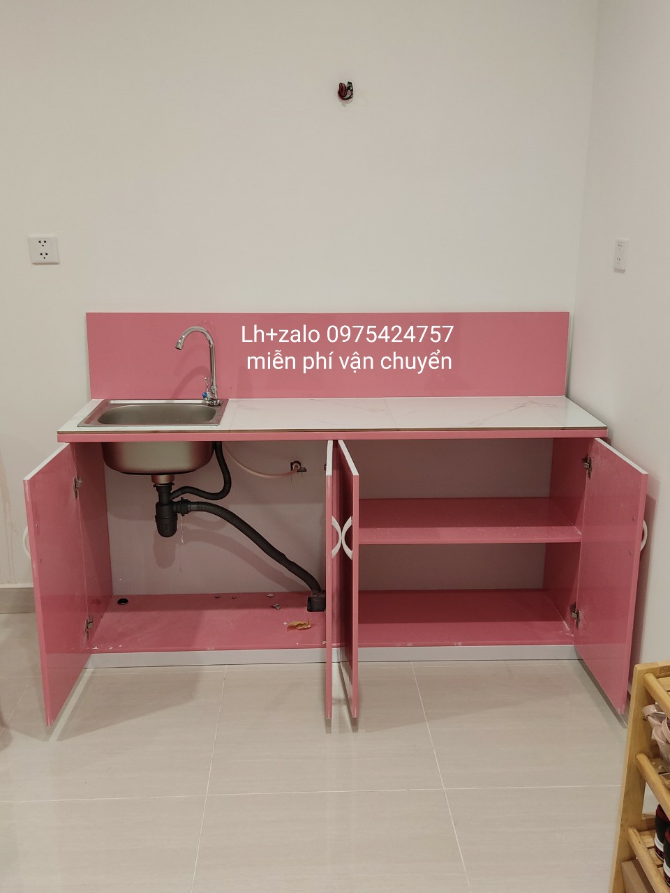 Tủ bếp sẵn bồn mặt gạch nhựa đài loan
