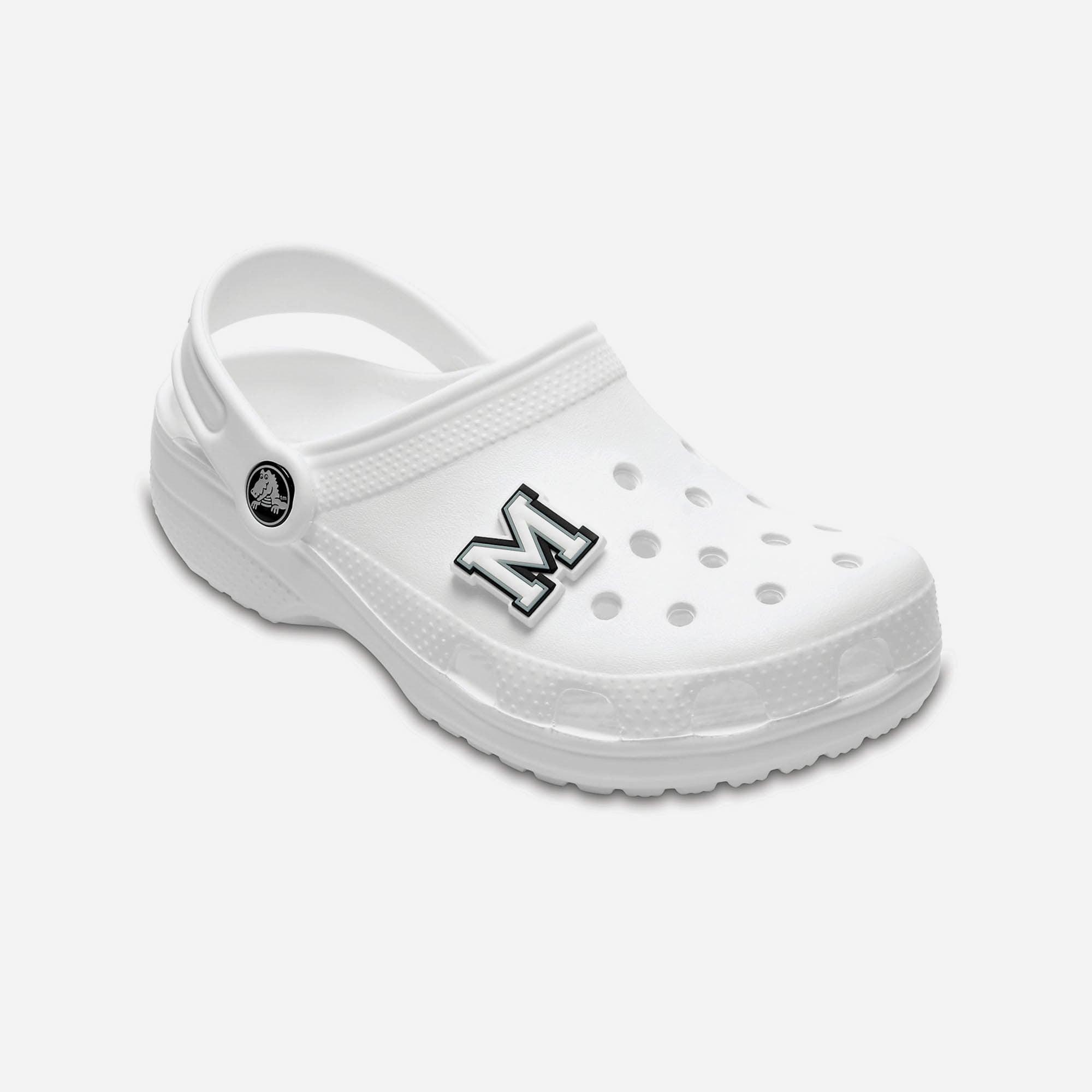 Huy hiệu jibbitz Crocs Letter M - 10007006