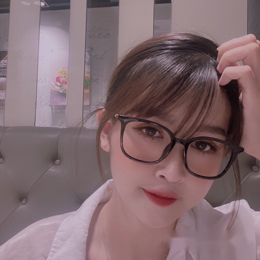 Kính xinh, Kính Mắt vuông gọng kẻ thời trang sang chảnh + tặng Tuavit Kính xinh mini 2 đầu đa năng
