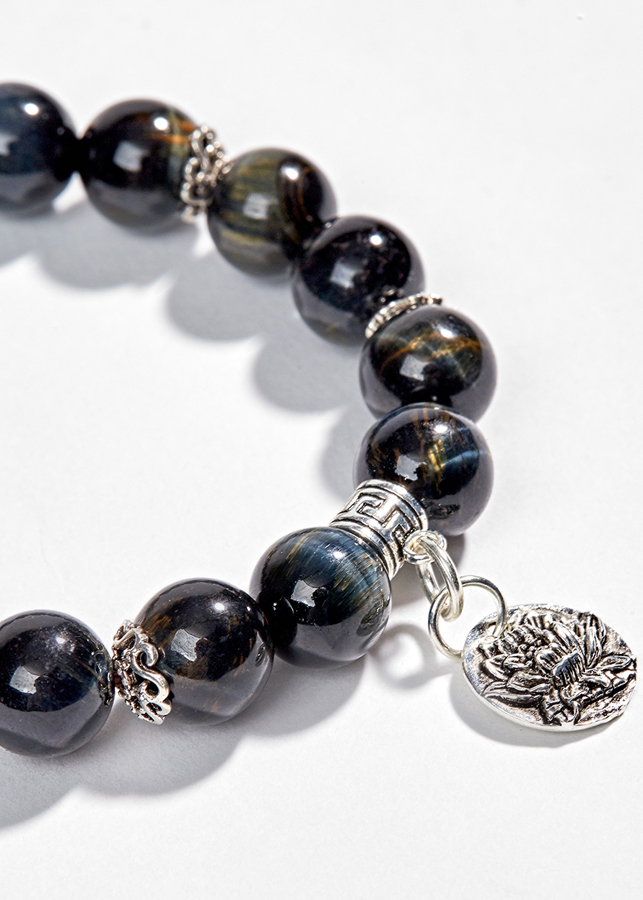 Vòng Mắt Hổ Xanh Đen Phối Charm Hoa Sen Bạc Ngọc Quý Gemstones