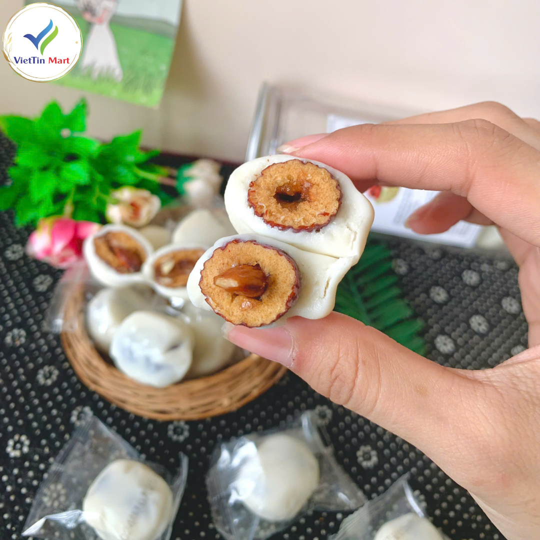 Táo Đỏ Bọc Hạnh Nhân Phủ Sữa Lạc Đà 300g VietTin Mart