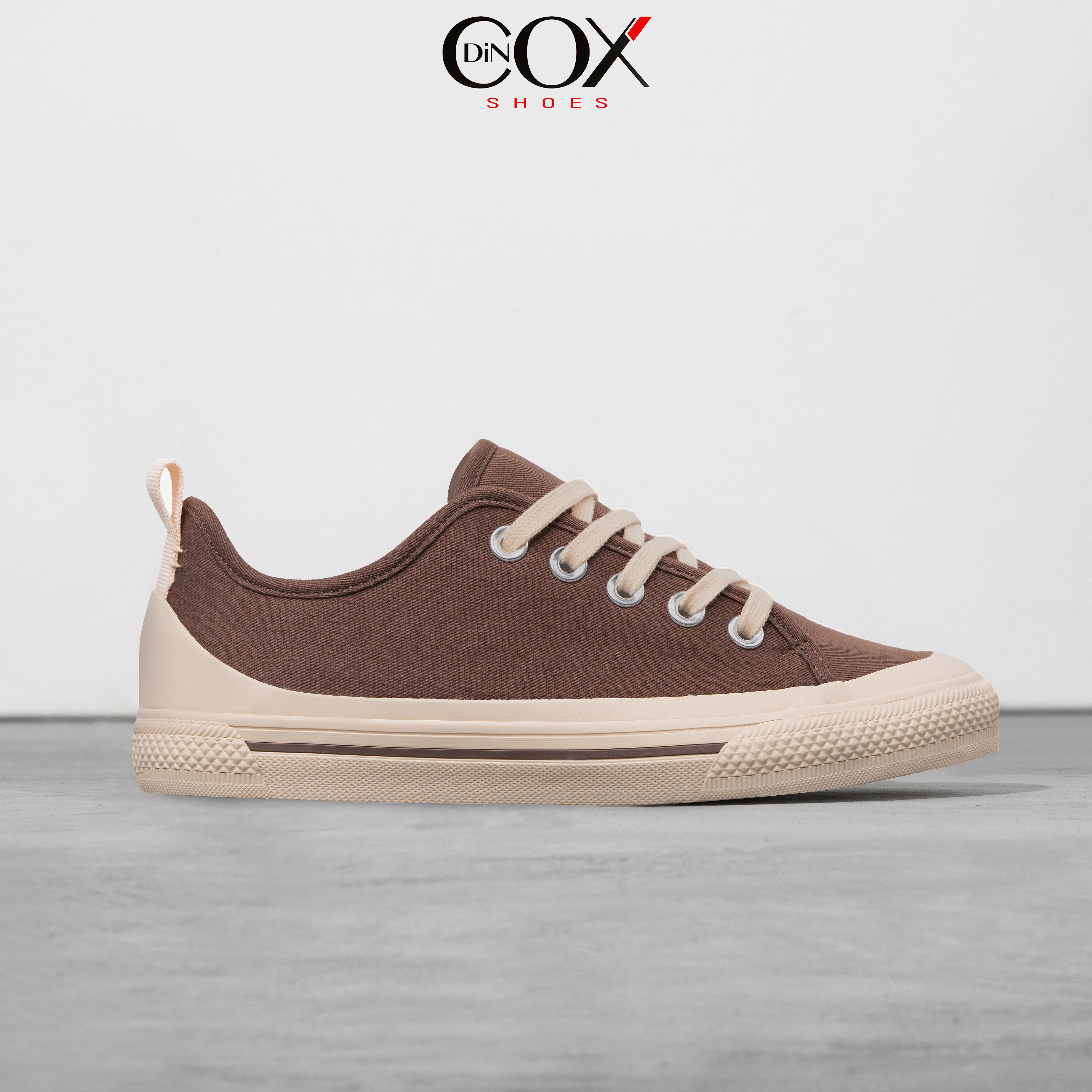 Giày Sneaker Vải Nữ DINCOX C20 Nữ Tính Sang Trọng Chocolate