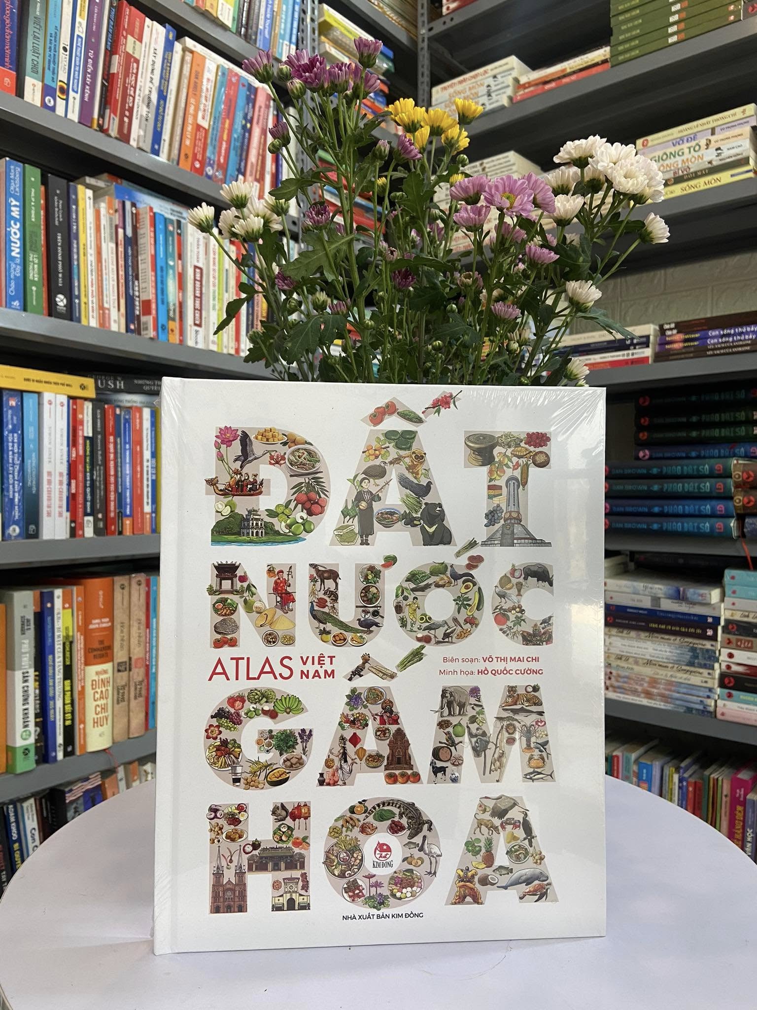 Đất nước gấm hoa - Atlass Việt Nam - Văn hóa, lịch sử, địa lý Việt Nam được trình bày và dẫn dắt theo Bản đồ đất nước Việt Nam trước sáp nhập