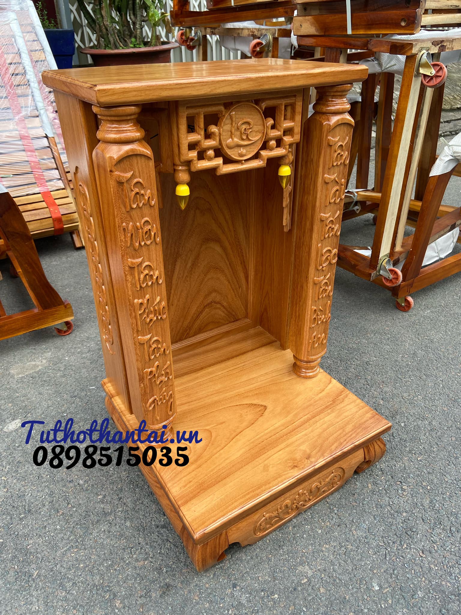 Bàn thờ thần tài ông địa cột vuông khắc chữ 48 x 81cm