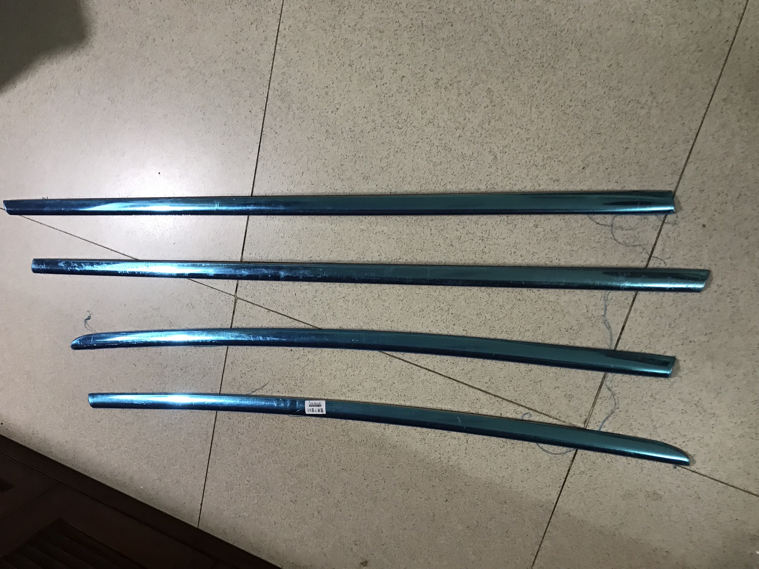 Bộ ốp nẹp viền chân kính dành cho  Xe Ford Ecosport 2009-2019