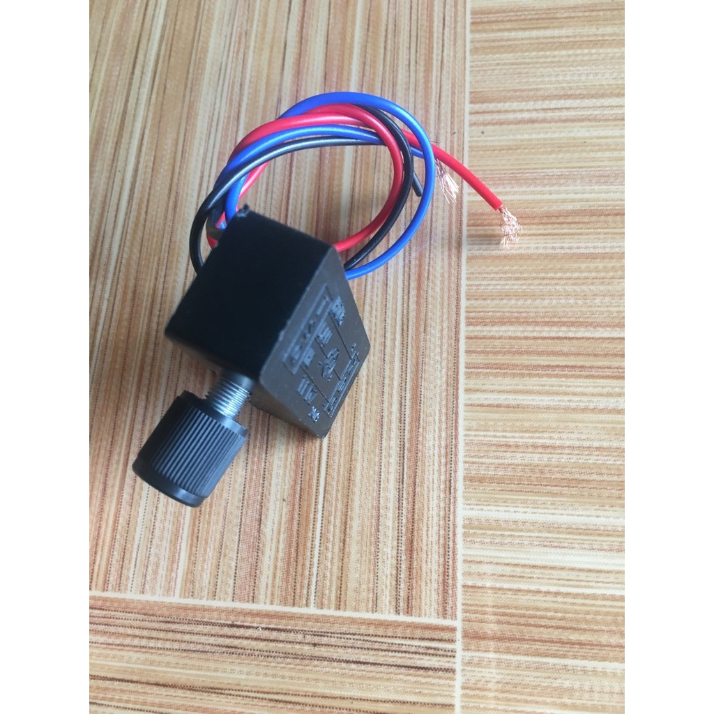 Điều tốc 12V 5A dùng để điều chỉnh tốc độ bơm mini đơn