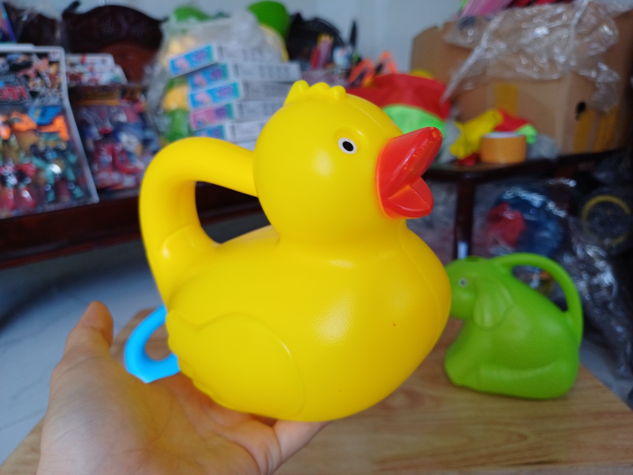Đồ chơi bình tưới nước con vật