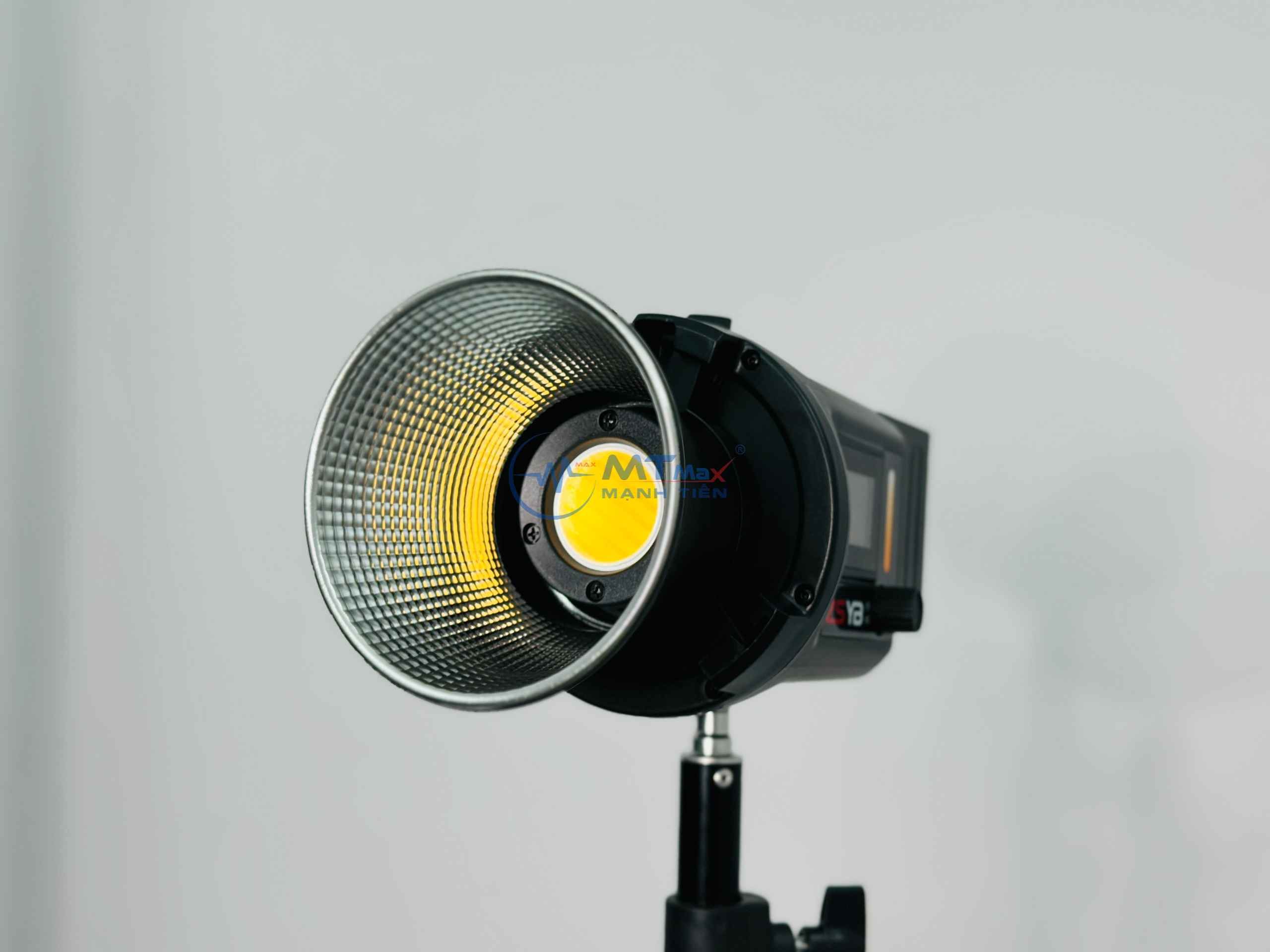Đèn Led Tặng Kèm 2 Pin Siêu Sáng CL60Bi Sử Dụng Quay Phim, Cắm Trại, Dã Ngoại, Vui Chơi Ngoài Trời, Phòng Studio, Hỗ Trợ Chiếu Sáng Khi Cúp Điện hàng chính hãng