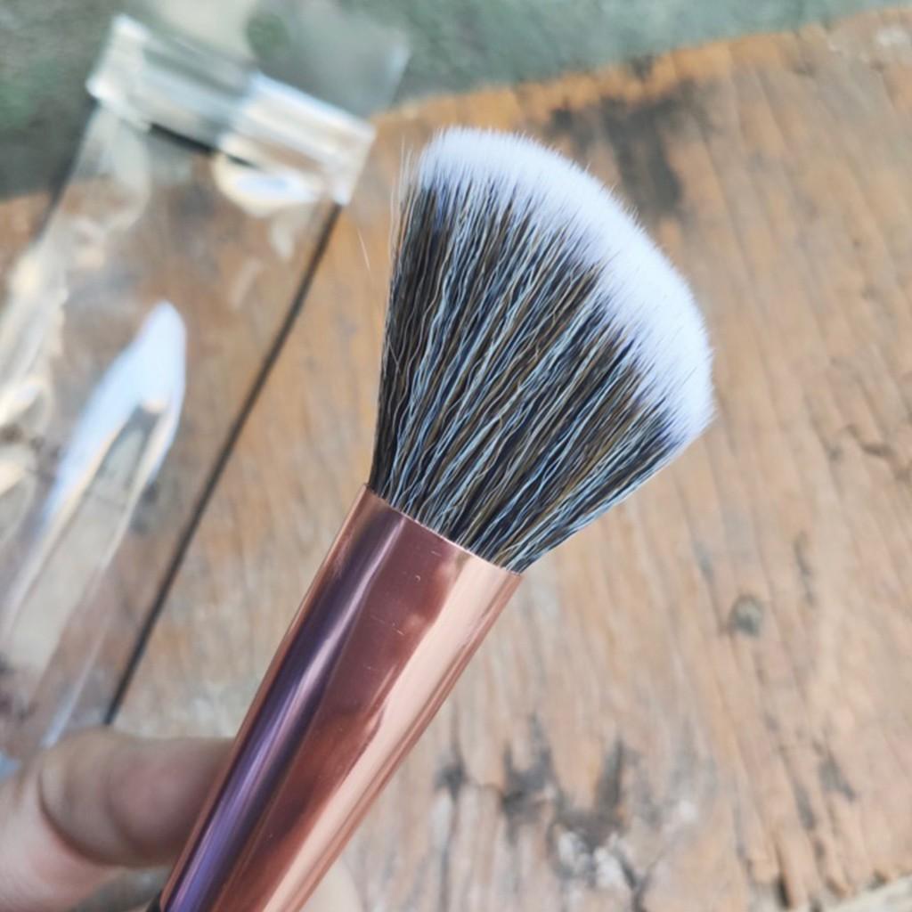 Cọ Má Đầu Xéo Angle Contour Blush M24