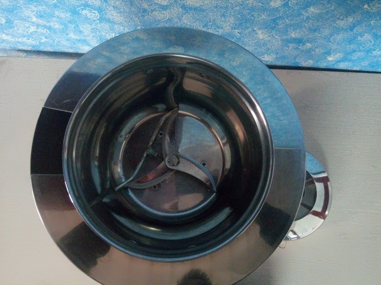 Cối xay giò chả loại 1.5kg chân inox có bao chứa đá