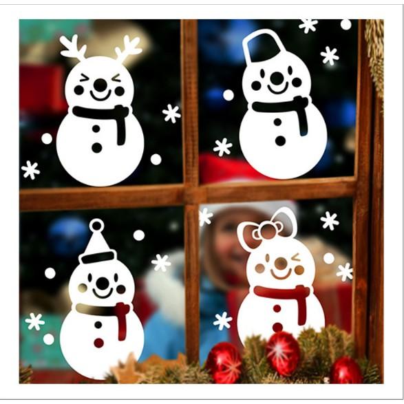 Decal trang trí tường Noel - Người Tuyết Khổng Lồ Trắng
