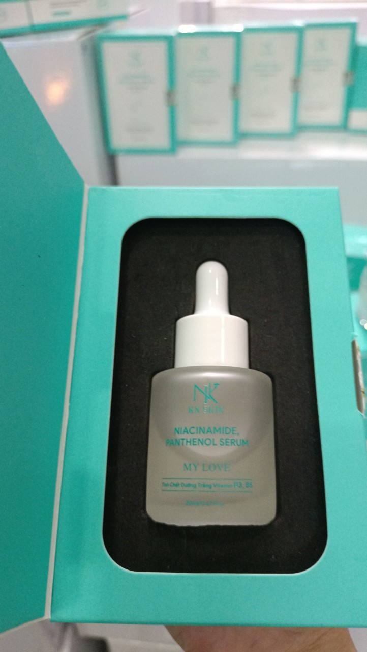 SERUM dưỡng căng bóng vitamin A-HA-B5 B3 giúp da căng bóng sau 1 đêm sử dụng. Sản phẩm rất cần thiết cho làn da khô da tái tạo và phù hợp với tất cả mọi loại da nhạy cảm