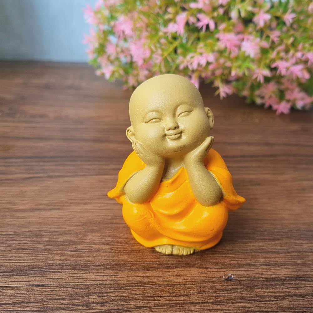Bộ 02 chú tiểu Hồn Nhiên - Yêu Đời màu áo vàng sinh động - tặng kèm 10 xu vàng mini