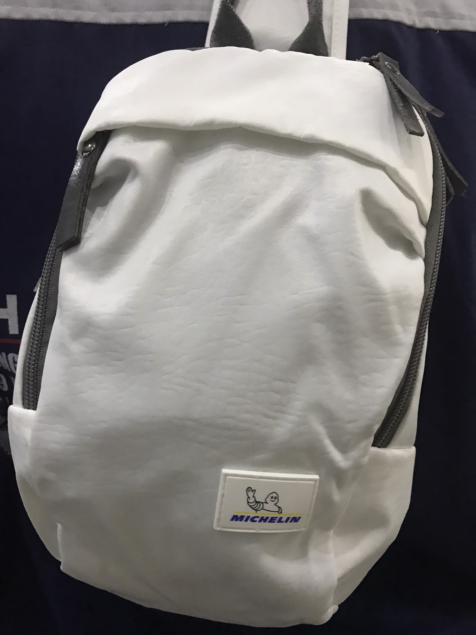 Hình ảnh Túi đeo chéo bao tử du lịch chống nước 2 ngăn Michelin ( Chính Hãng)