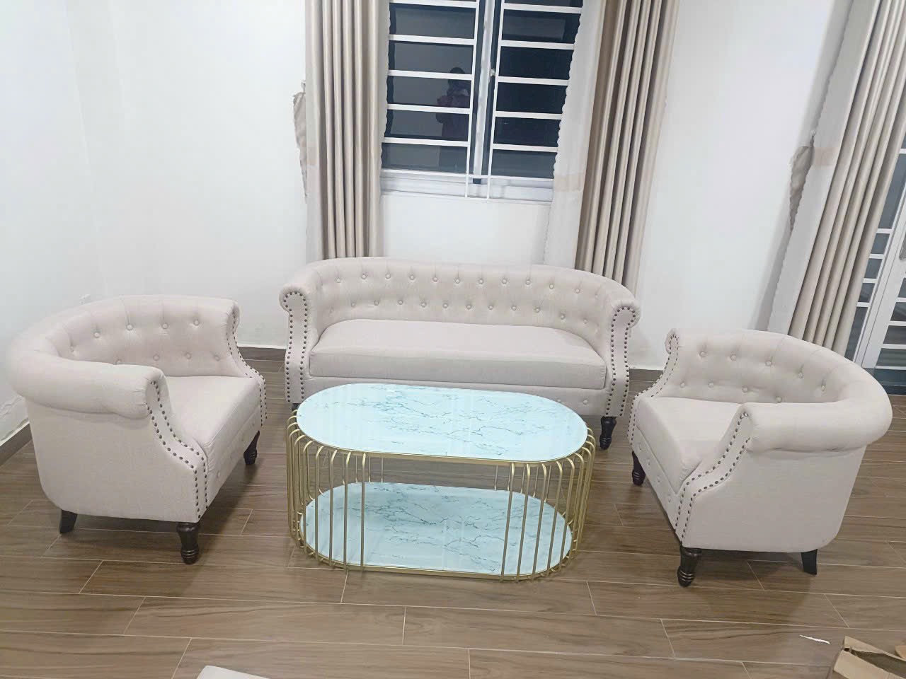 Bộ sofa spa, sofa nail, sofa sảnh chờ, sofa phòng Giám Đốc Juno Sofa 01 băng dài 1m63 và 2 ghế đơn Tặng bàn kính