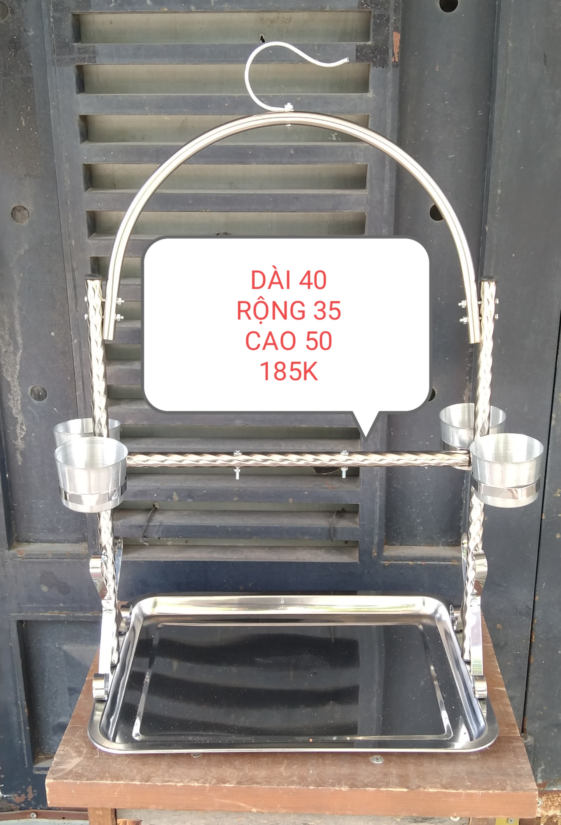 1 bộ cầu đứng size trung (dạng xoắn) chưa bao gồm xích cho vẹt