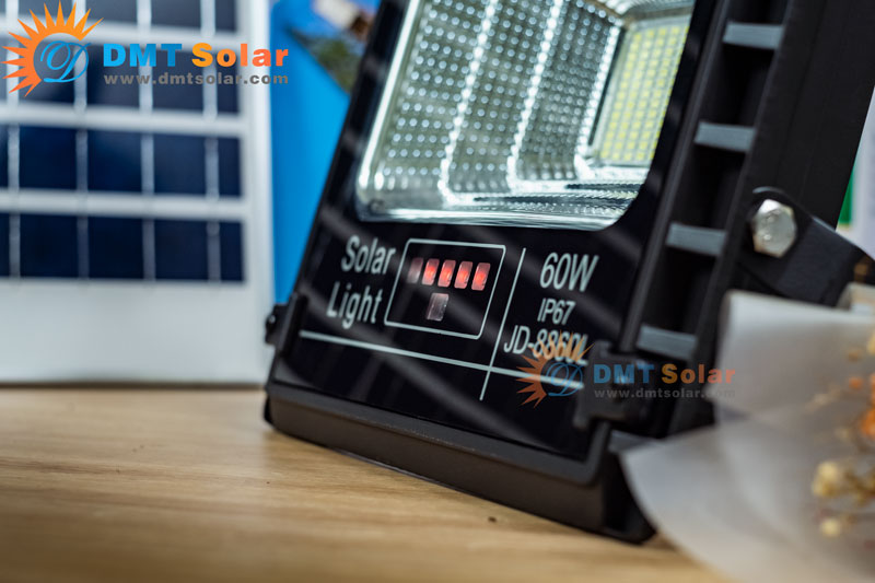 Đèn pha năng lượng mặt trời 60W Jindian JD-8860L - Chính hãng