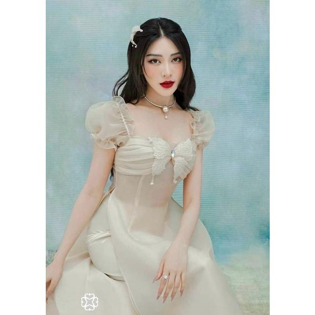 Áo dài cách tân thiết kế  chất tơ Ngần Diệp đơn giản cho các nàng hot 2022