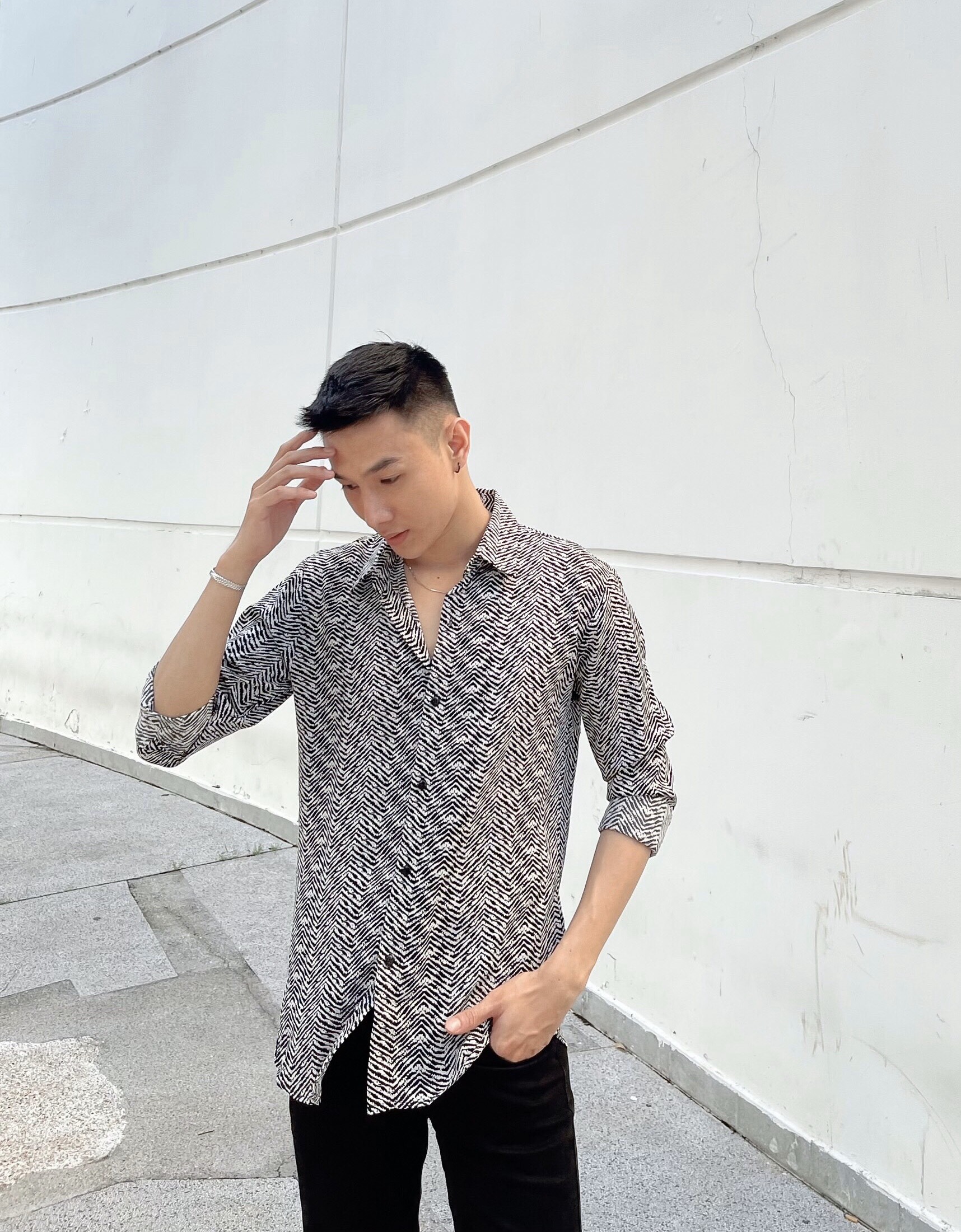 Áo sơ mi lụa họa tiết dài tay form rộng S3