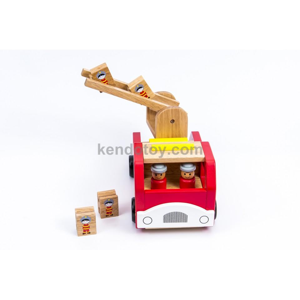 Xe lính cứu hỏa trượt thang kèm bồn nước và tài xế mẫu lớn