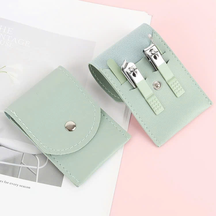 Bộ Bấm Móng 4 Món Kèm Bao Da PU Dễ Thương - Hàng Chính Hãng ( Họa Tiết Ngẫu Nhiên)