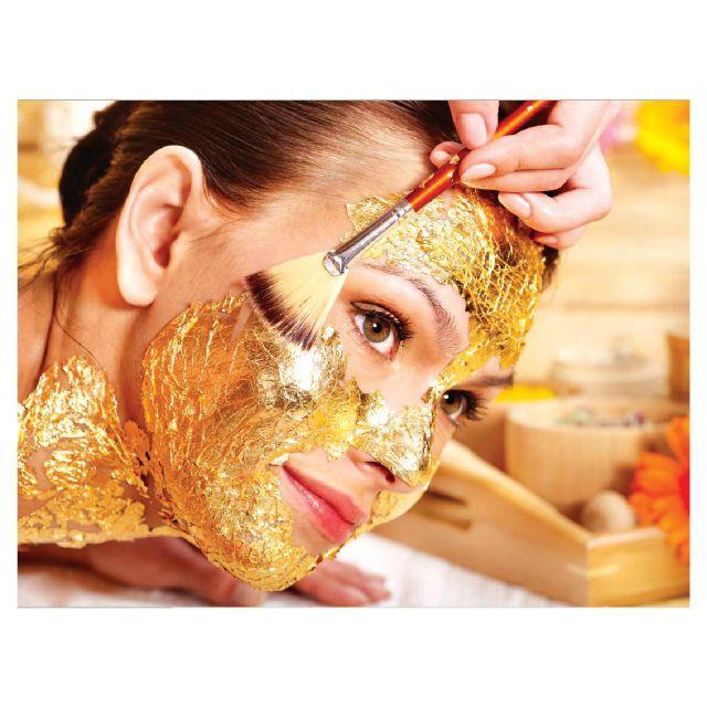 Decal dán tường cô gái spa _nhiều kích thước