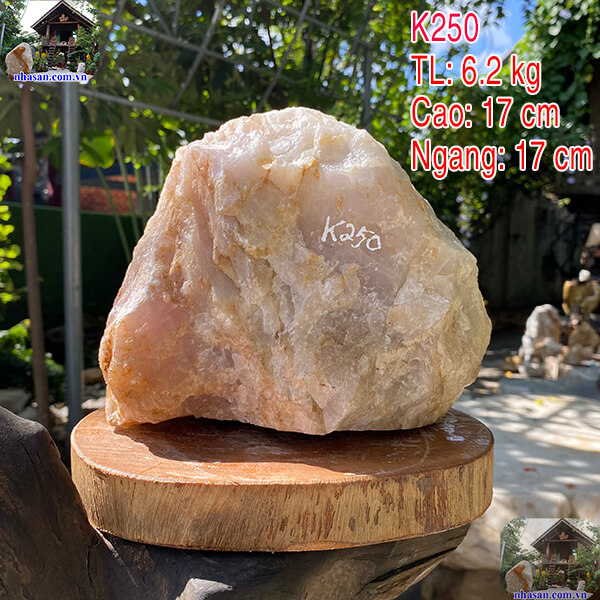 Thạch anh hồng thô khối trưng phòng khách - 6.2kg (KT: 17x17 cm) - K250