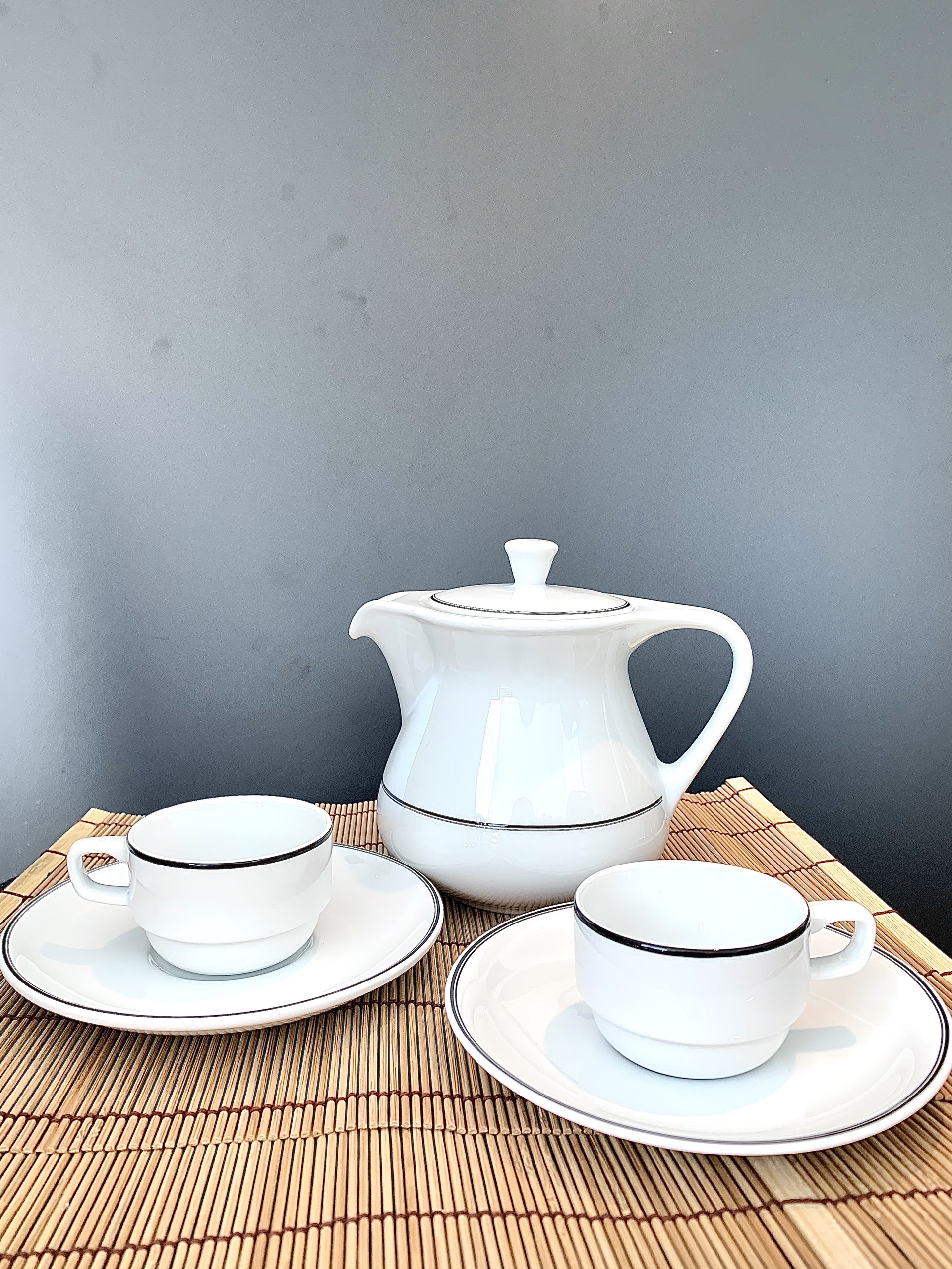 Bộ bình trà, tách trà, dĩa lót Royal Porcelain - Hàng nhập khẩu Thái Lan