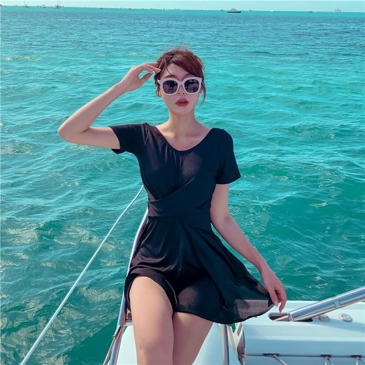 New conservative skirt-style one-piece loose swimsuit