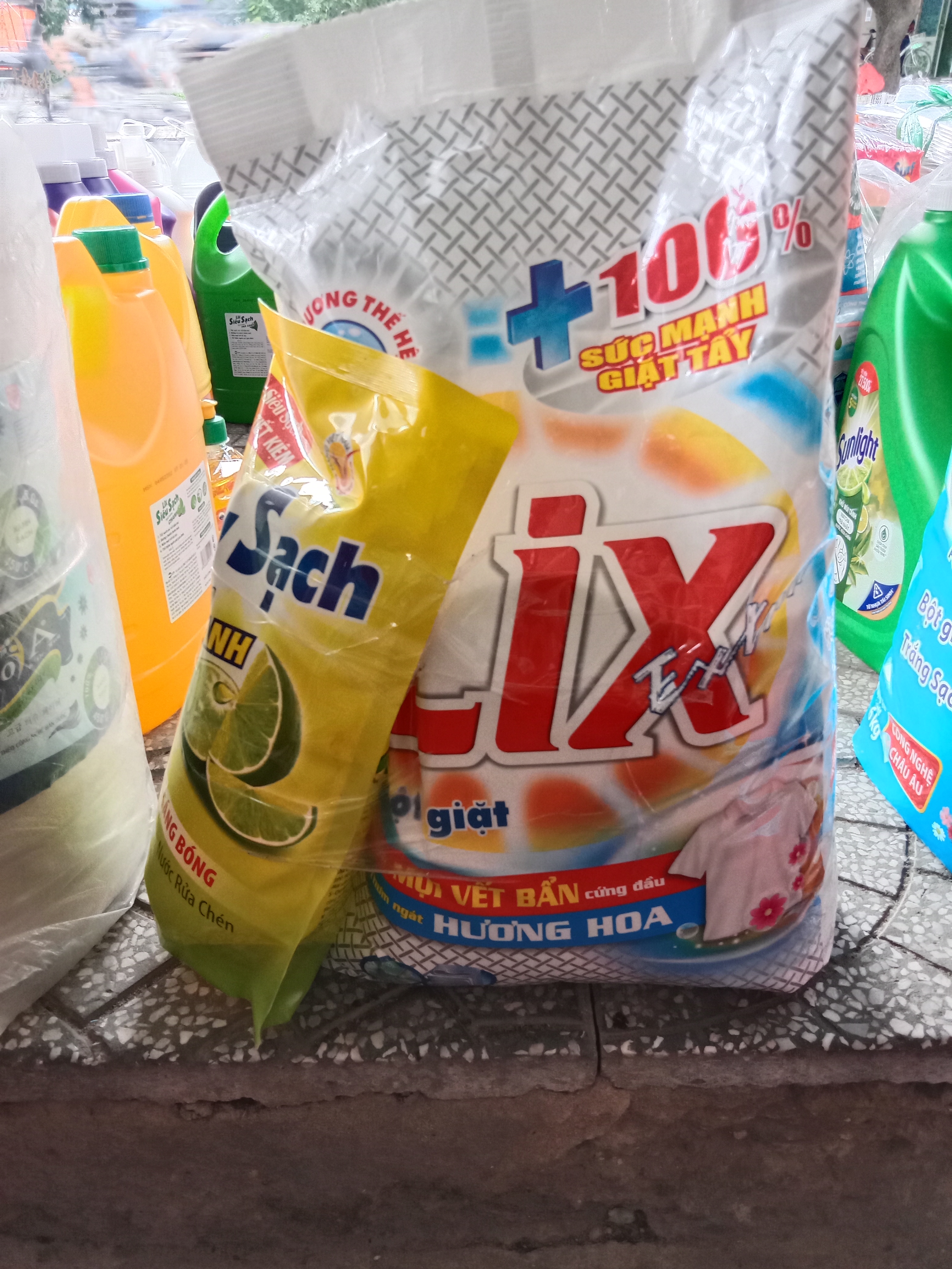 Bột giặt Lix túi 5,5kg tặng túi rửa chén siêu sạch