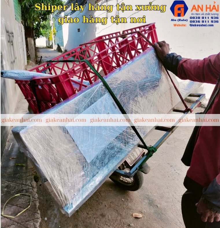 KỆ ĐƠN siêu thị LƯNG TÔN LỖ cao 1m2 độc lập có 3 mâm tầng loại dày , chịu lực tốt.