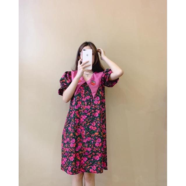 Váy suông hoa nhí cổ bèo.