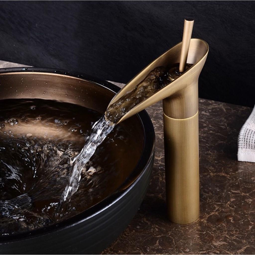 Vòi lavabo nóng lạnh bằng đồng thau kiểu dáng cổ điển