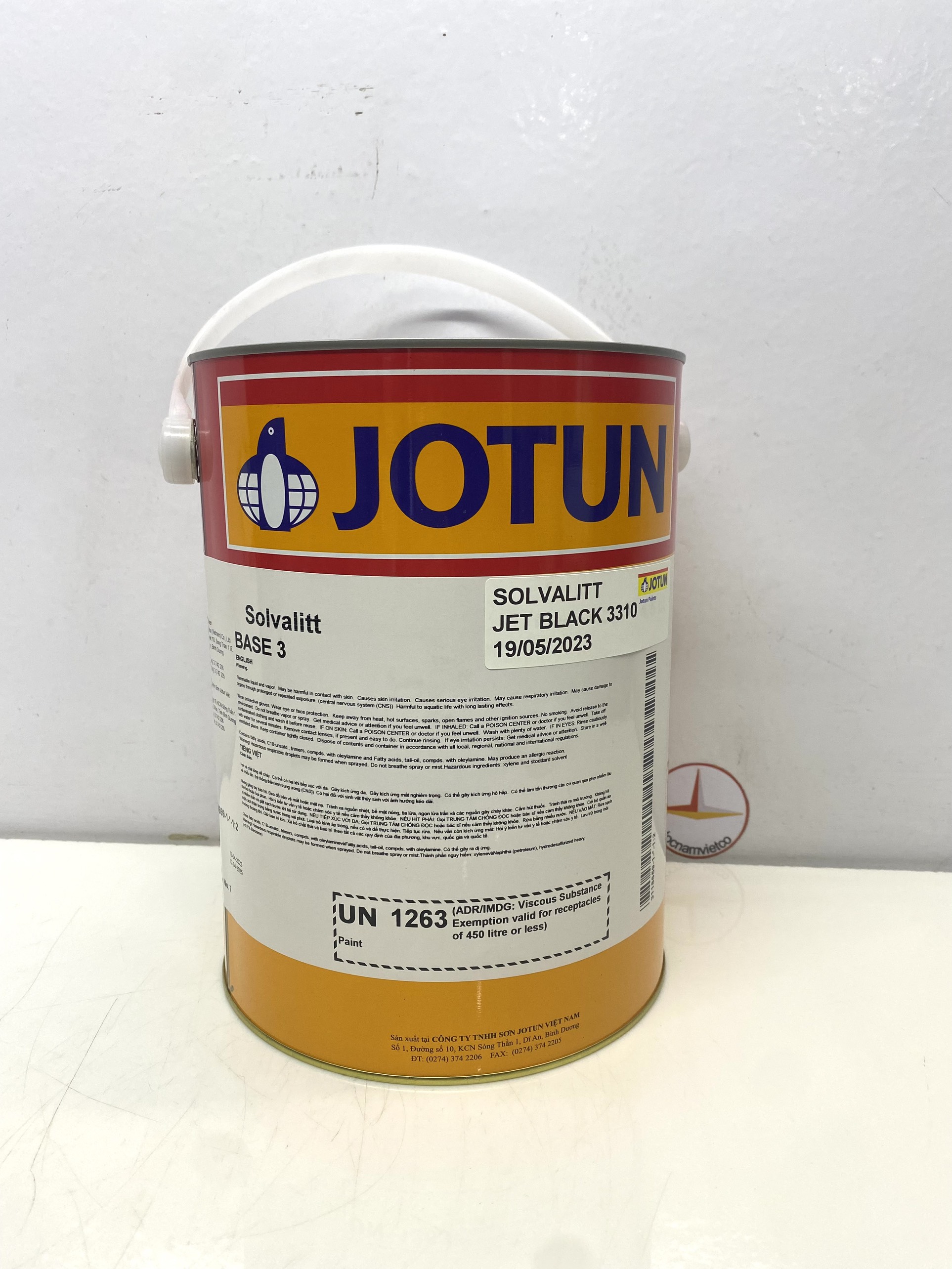 Sơn chịu nhiệt 600oC Jotun Solvalitt màu đen Jet Black 3310 _ 5L