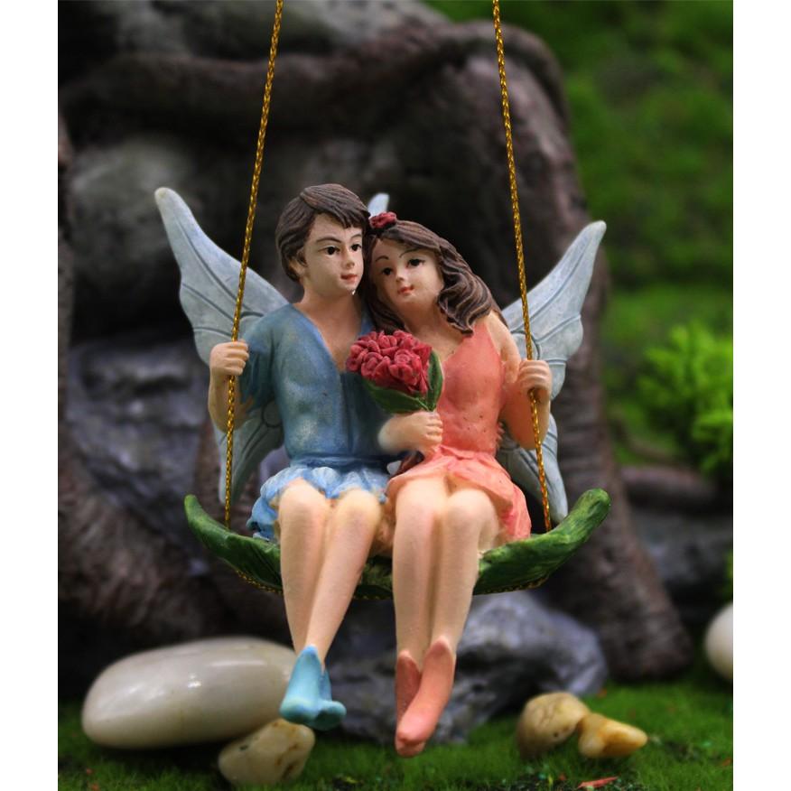 KHO-HN * Mô hình đôi tình nhân Elf ngồi xích đu lá cho các bạn trang trí tiểu cảnh, terrarium, DIY