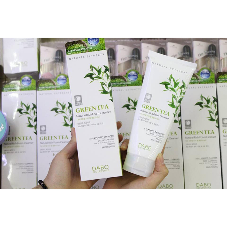 Sữa rửa mặt trà xanh sạch nhờn giảm mụn Dabo Green Tea Foam Cleanser Hàn Quốc 180ml + Móc khoá